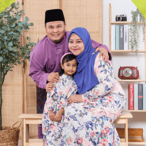 Mr. Muhammad Syafiq, Mdm. Noorzakiah and family